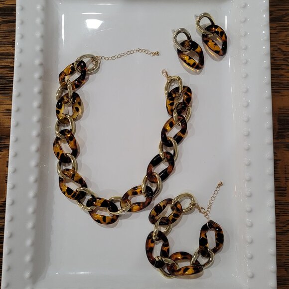 Leopard Print Necklace, Bracelet and Earrings Set. New. - Picture 4 of 6